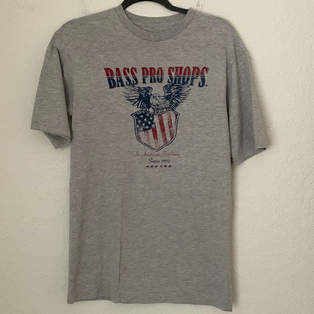 Bass Pro Shops Men’s Gray T-Shirt Size S